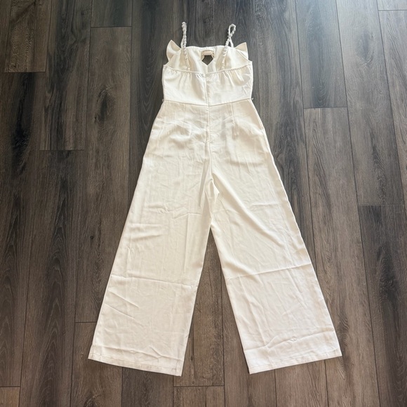 ChicMe White Pearl Strap Bow Wide Leg Jumpsuit Size M Elegant Wedding Easter - Picture 3 of 16